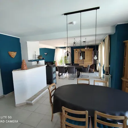 La Gerarie Μπαστόν