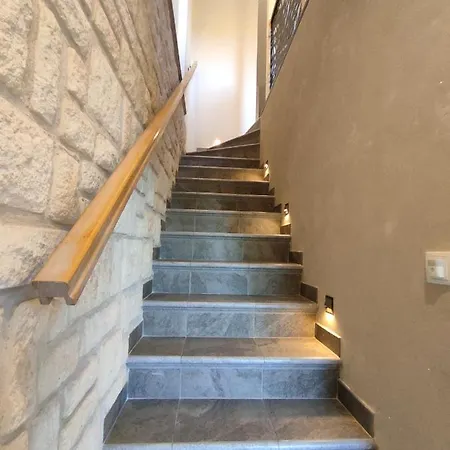 La Gerarie Μπαστόν